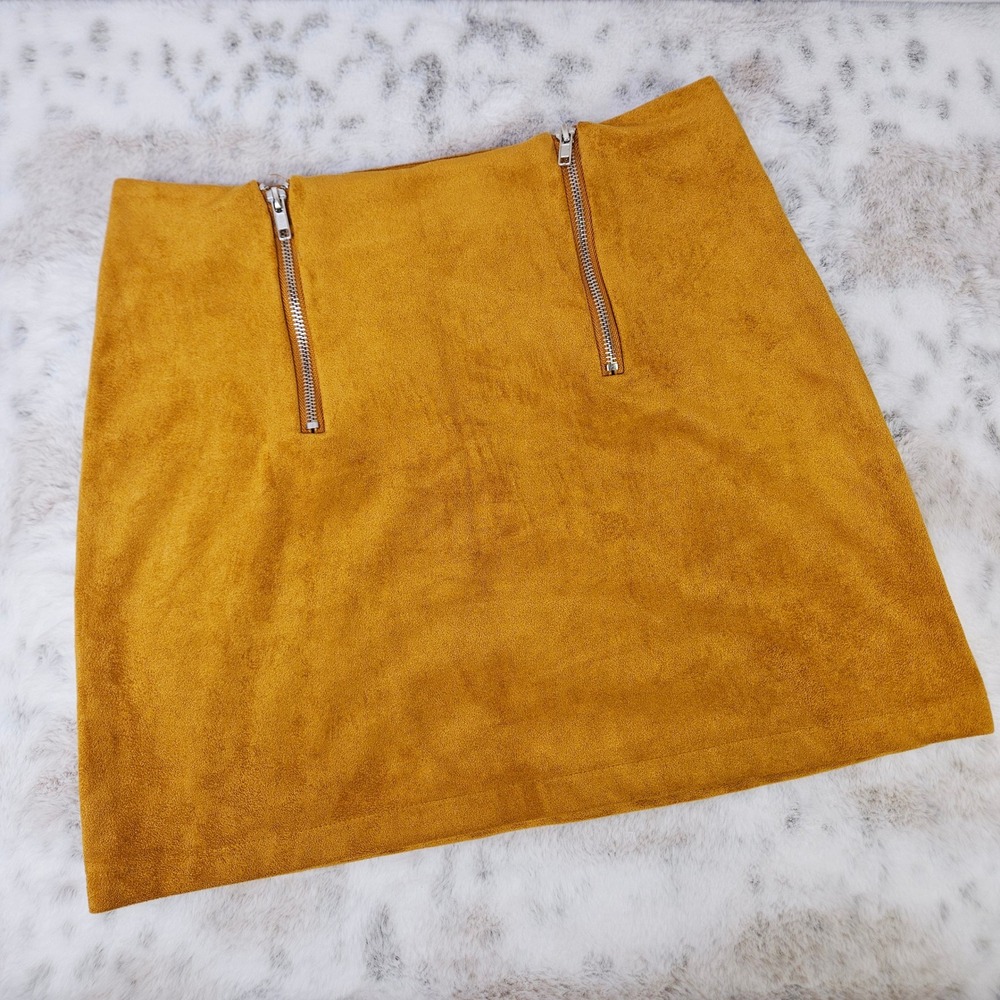 Forever 21 Mustard Yellow Faux Suede A Line Mini Skirt Medium Retro Edgy Indie‎